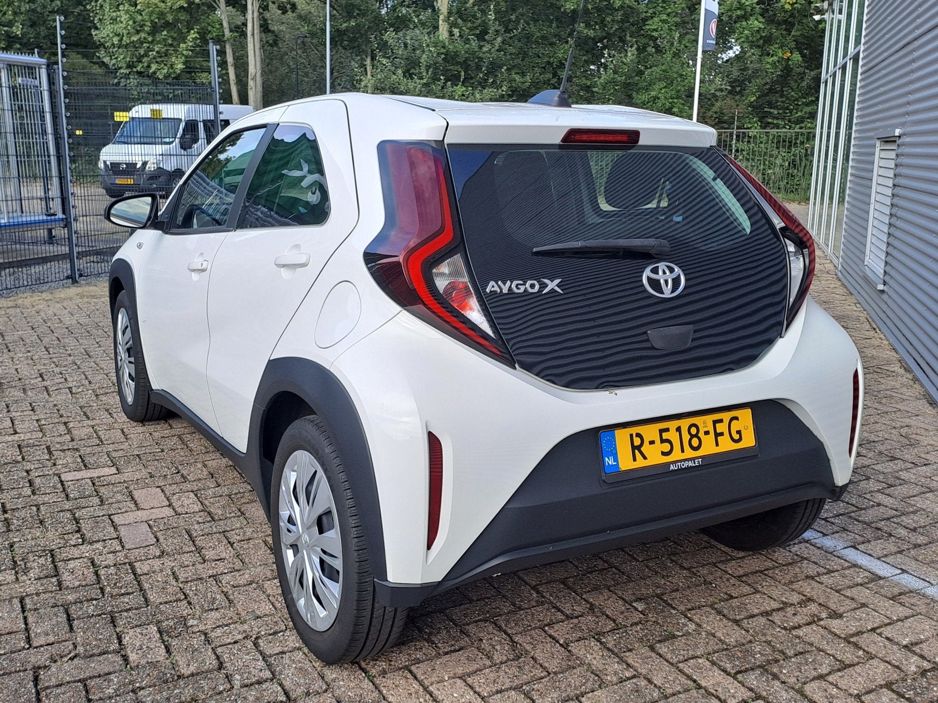 Toyota Aygo X 1.0 VVT-i MT Play | Apple Carplay/Android Auto, 12 maanden, Gebruikt, 920 kg, Wit