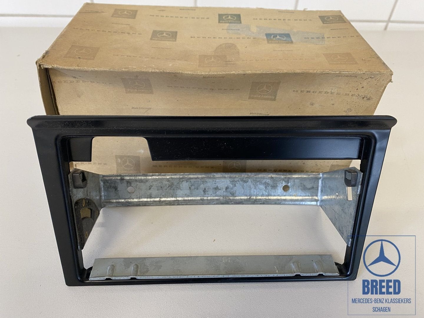 NOS houder asbak voor Mercedes-Benz W114 W115 /8, -, Nieuw, Ophalen of Verzenden, -