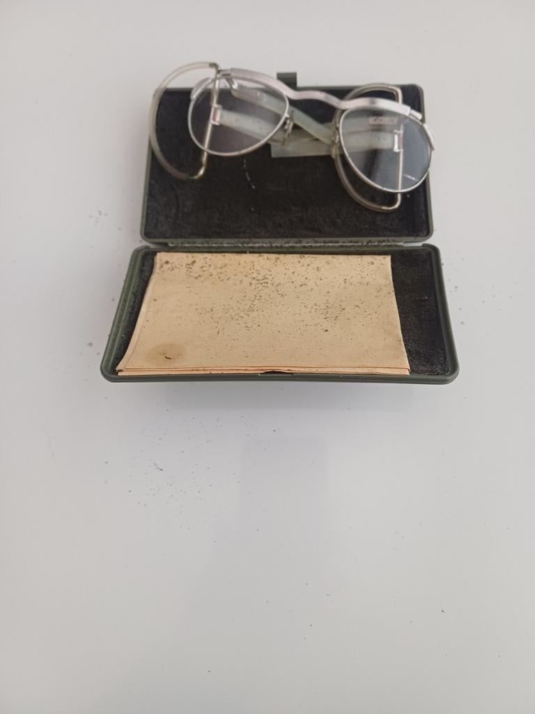 Originele bril Nederlands leger 1967 met document, Ophalen