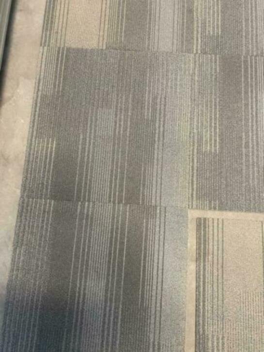 nette grijs/ antraciet/ taupe 2 kleuren 60x60cm. ?1,40-,, 50 tot 100 cm, 50 tot 100 cm, Zo goed als nieuw, Grijs