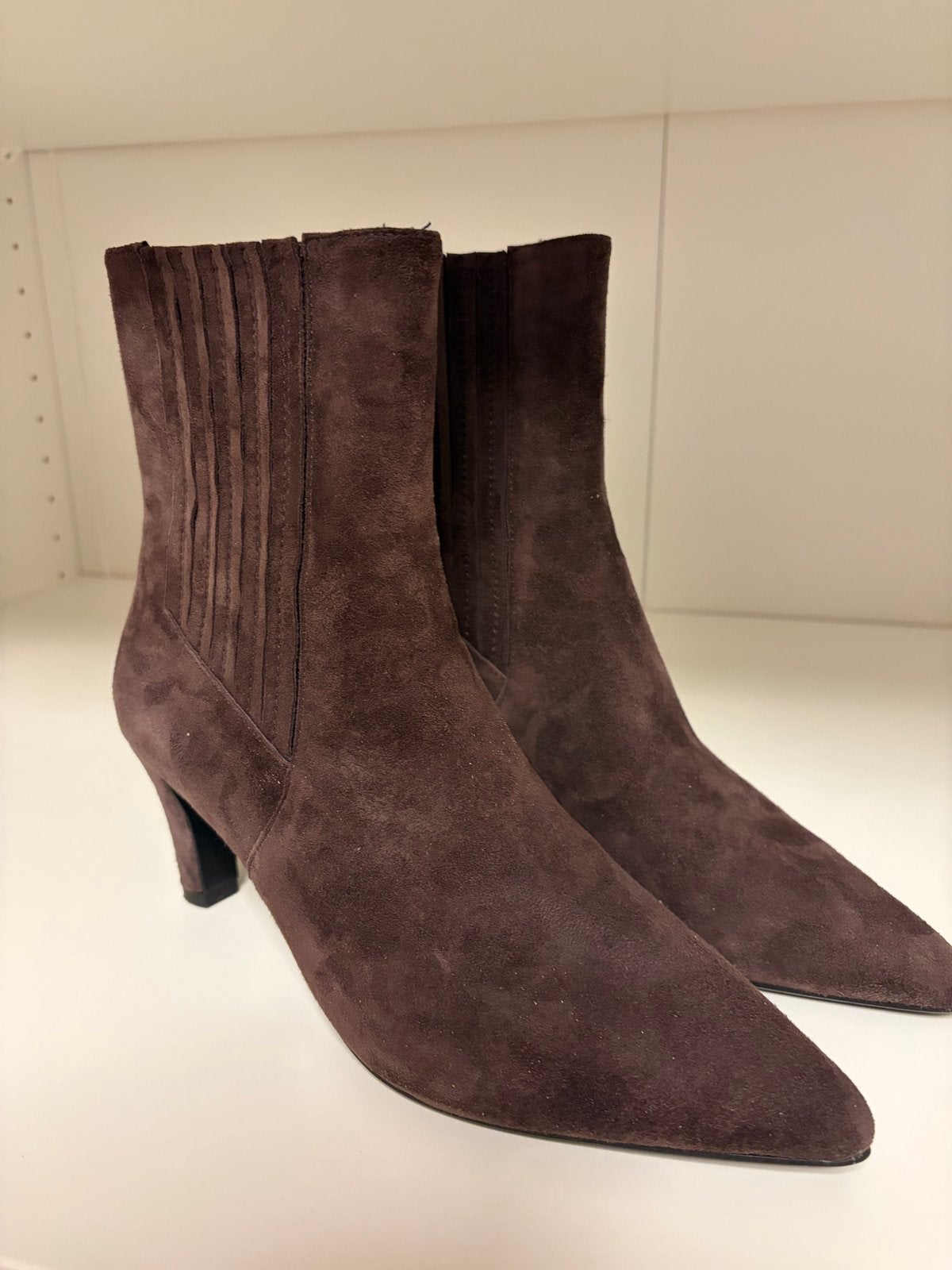 Di Lauro Calandra suède enkellaarsjes - Maat 40, Kleding | Dames, Bruin, Lage of Enkellaarzen, Nieuw, Ophalen of Verzenden