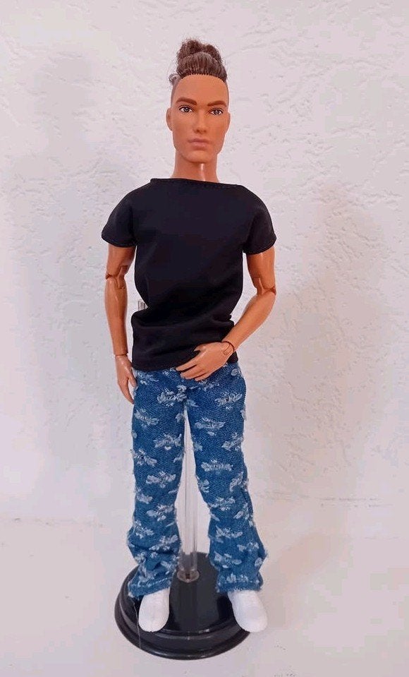barbie basics Ken 2026, Ophalen of Verzenden, Nieuw, Kleertjes