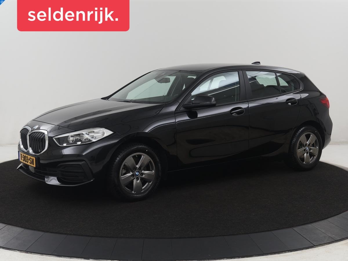 BMW 1-serie 118i | Apple Carplay | LED | Navigatie | Automaa, Auto's, Gebruikt, Zwart, Origineel Nederlands, 3 cilinders