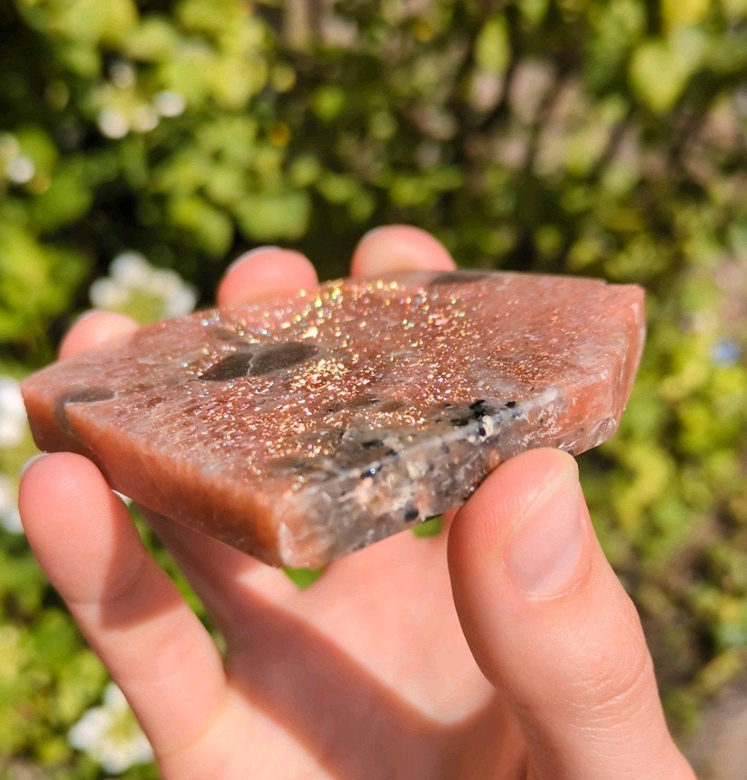 Zonnesteen plak / sunstone slab, Verzamelen, Mineralen en Fossielen, Ophalen of Verzenden, Mineraal