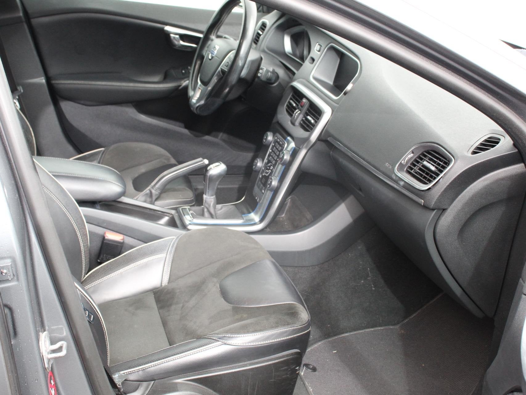Volvo V40 2.0 D2 R-Design Business Handel/Export Navigatie C, Voorwielaandrijving, Gebruikt, 4 cilinders, 1969 cc