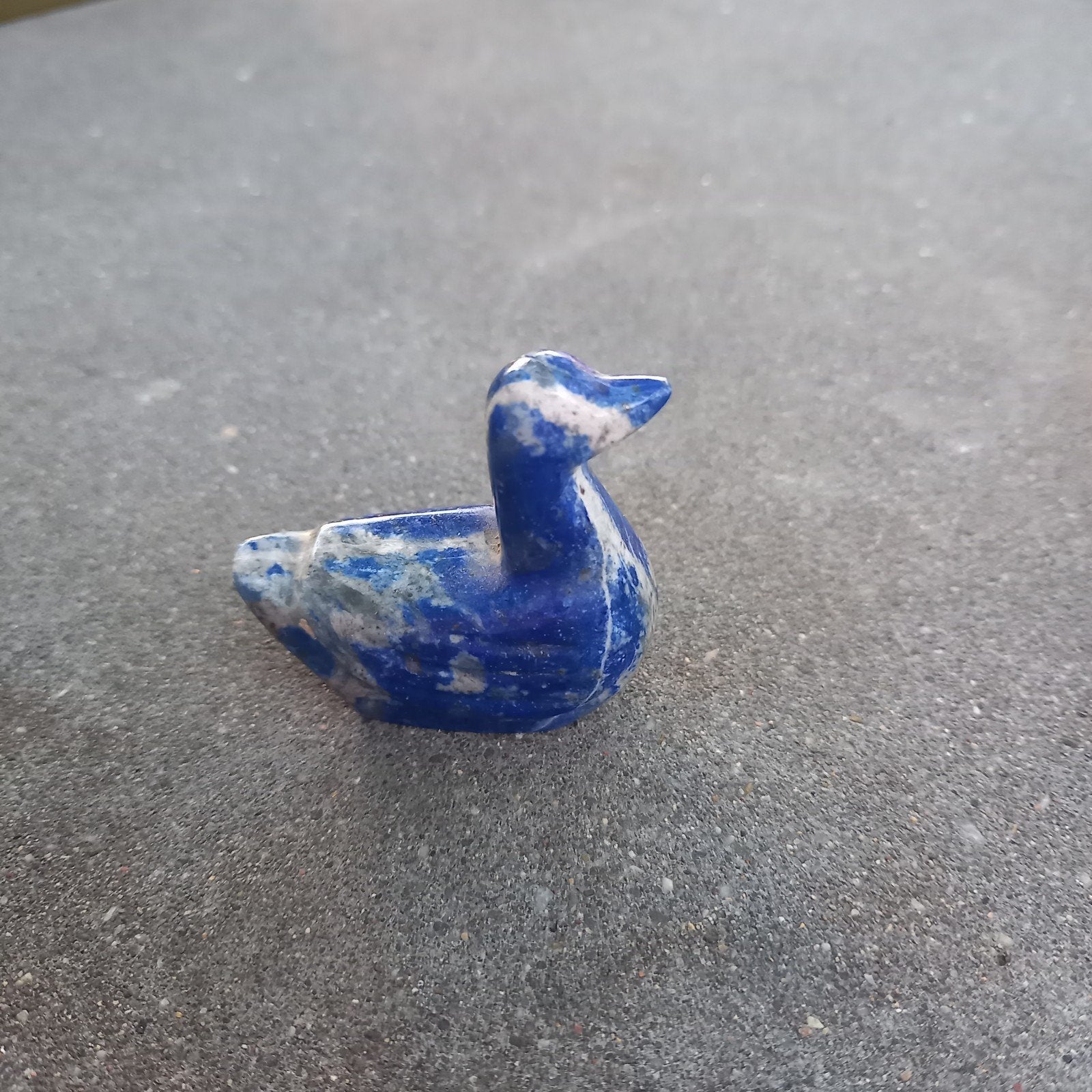 Prachtig handgesneden Lapis Lazuli eendje  Edelsteen beeldje, Ophalen of Verzenden, Zo goed als nieuw, Dier