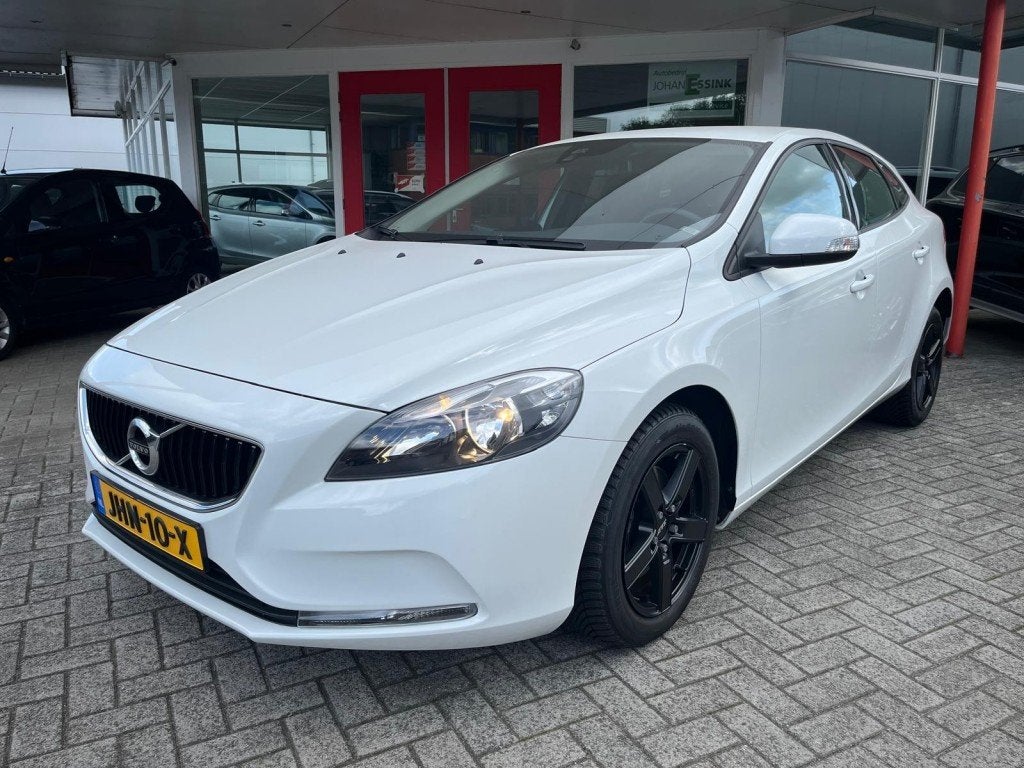 Volvo V40  2.0 T2 Momentum 1e eigenaar Navi/PDC/Bluethooth, Auto's, Voorwielaandrijving, Gebruikt, Euro 6, 4 cilinders
