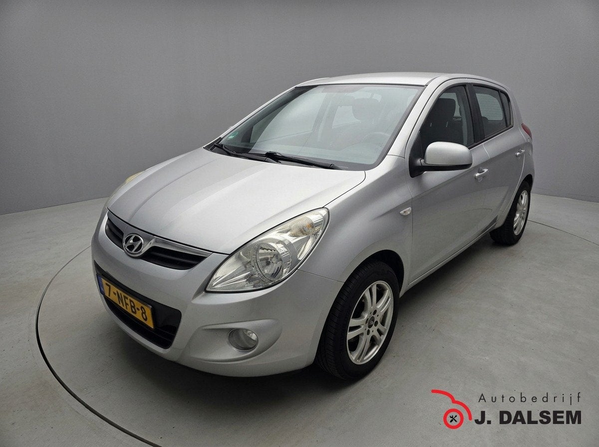 Hyundai i20 1.2i DynamicVersion Let op rechter deur is besch, Auto's, 450 kg, Gebruikt, 31 €/maand, 4 cilinders