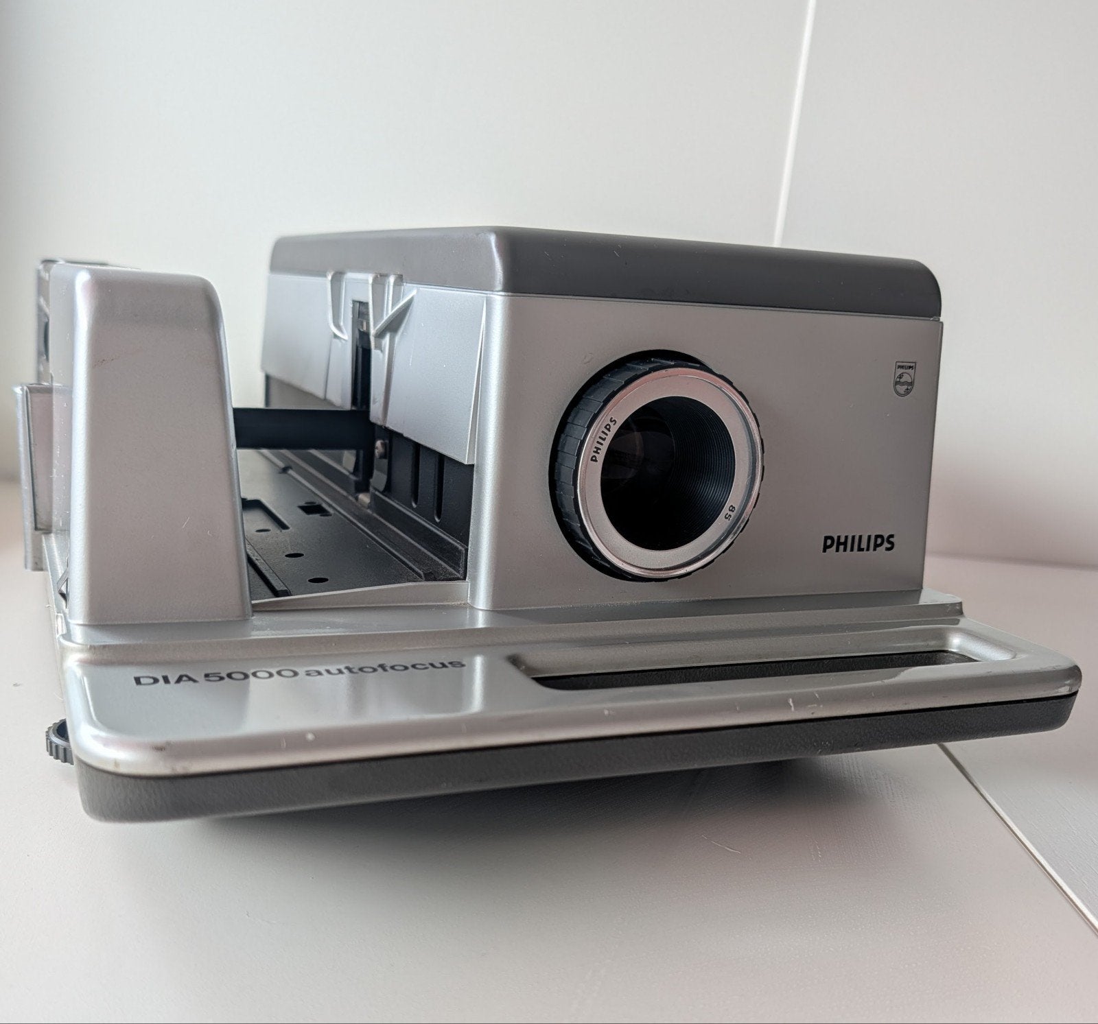Philips DIA 5000 autofocus diaprojector, Ophalen of Verzenden, Gebruikt