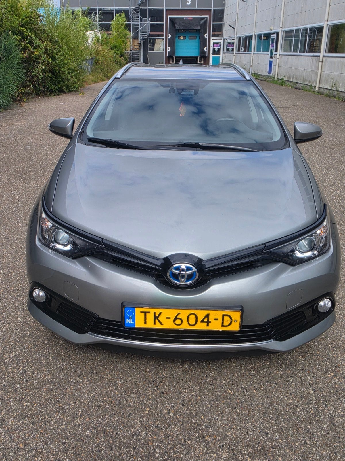 Toyota Auris 1.8 Hybrid 136pk CVT 2018 Grijs, Auto's, 28 km/l, ABS, Origineel Nederlands, Dealer onderhouden
