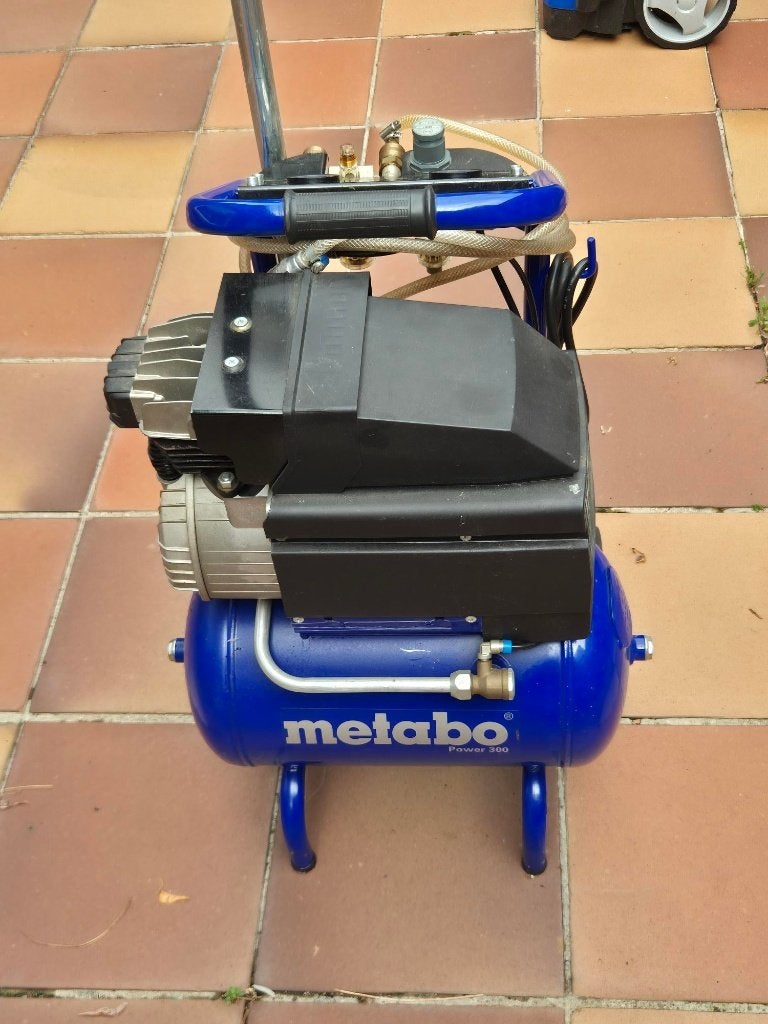 compressor Metabo Power 300, Doe-het-zelf en Verbouw, Compressors, Ophalen, Gebruikt, Minder dan 200 liter/min, Mobiel