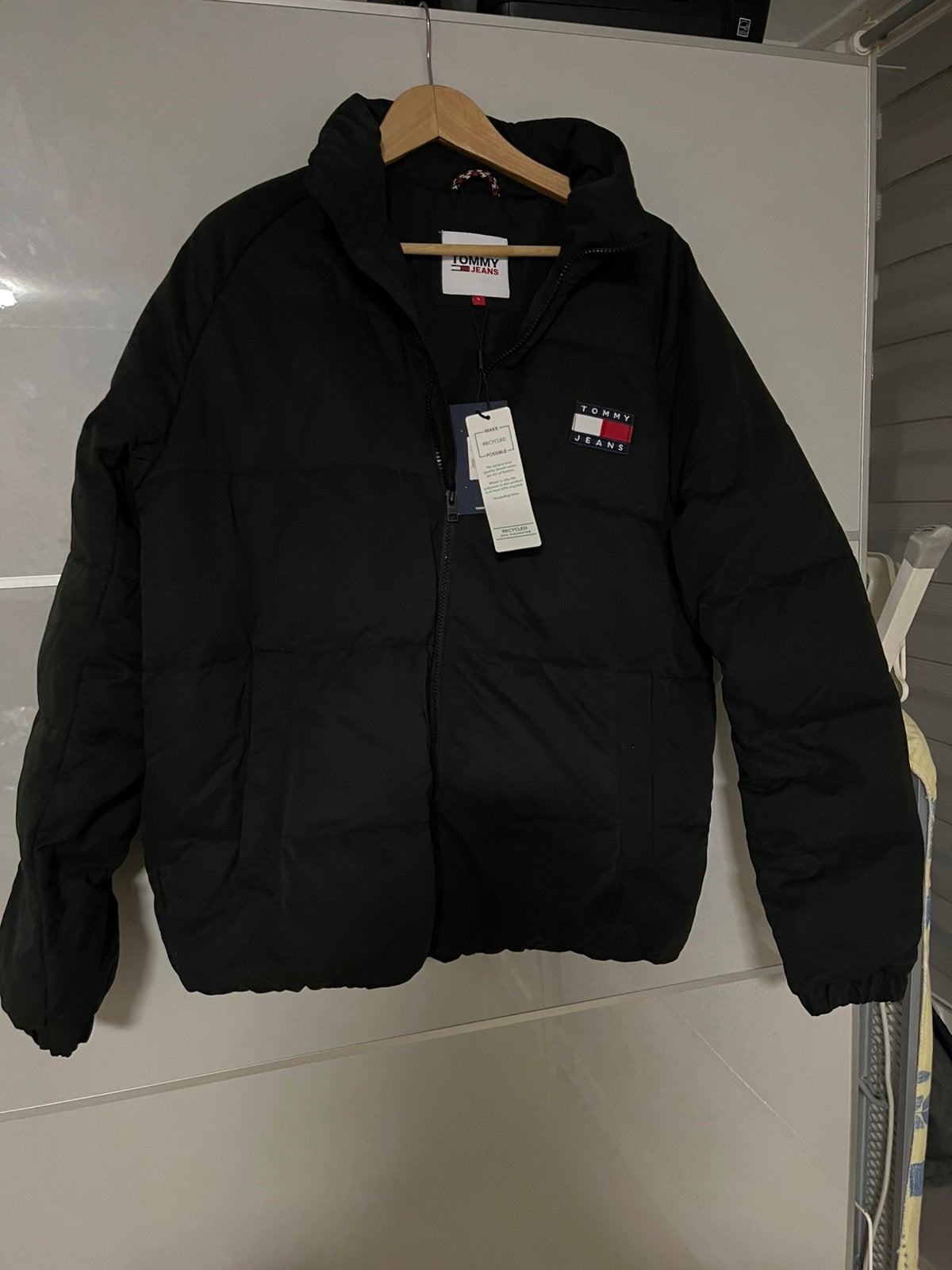 Nieuw tommy Jeans heren winterjas maat L, Ophalen of Verzenden, Nieuw, Zwart