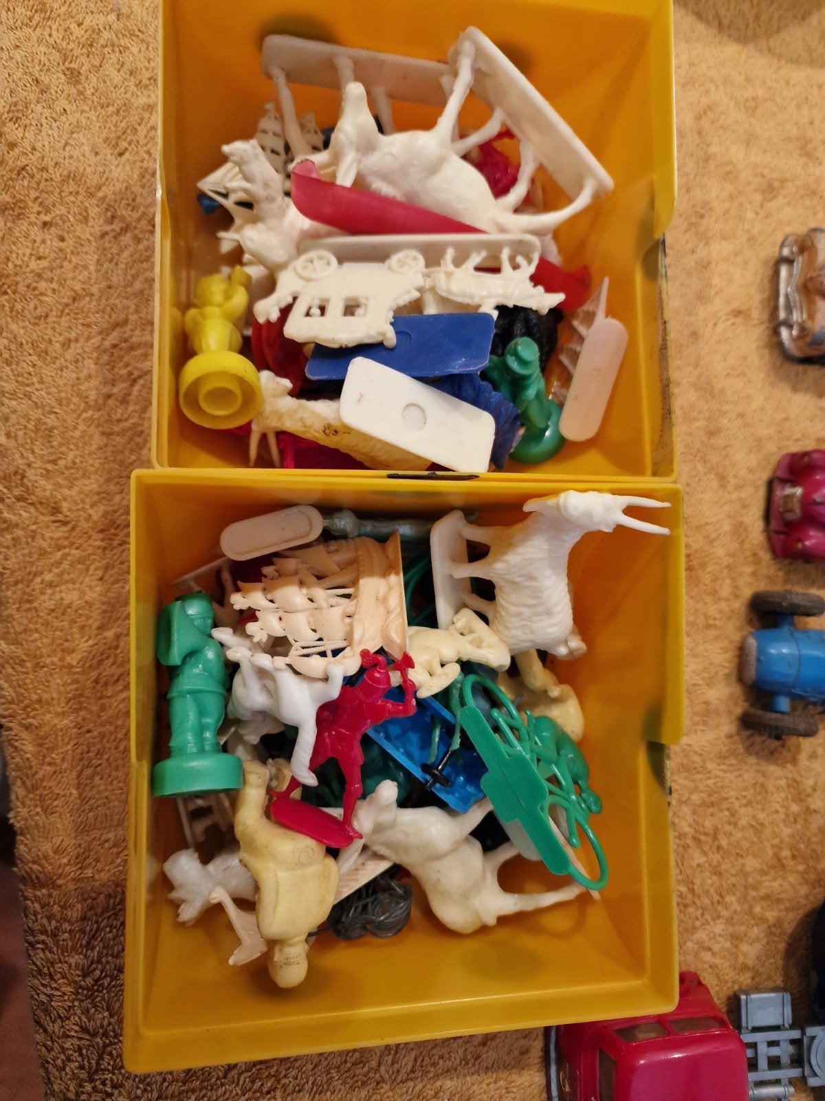 Vintage speelgoed: plastic figuren en cowboypistool, Ophalen of Verzenden, Gebruikt