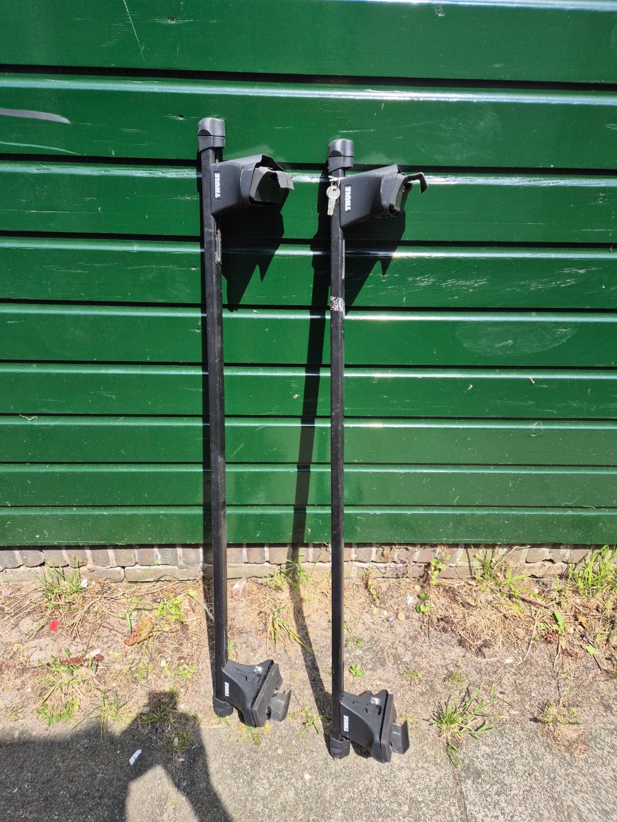Thule dakdragers met sloten en sleutels, Ophalen, Gebruikt