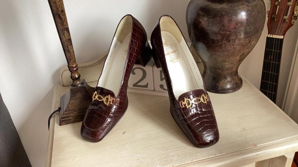 BRUNO MAGLI schoenen maat 40 bruin., Bruin, Ophalen of Verzenden, Zo goed als nieuw, Schoenen met hoge hakken