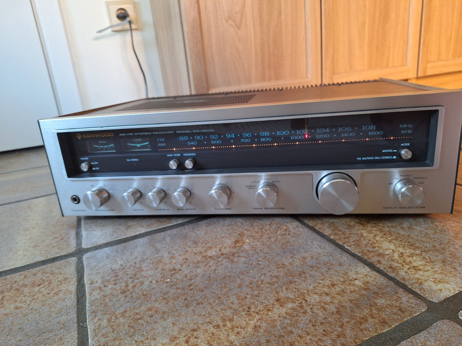 Kenwood KR-4600 AM-FM Stereo Tuner, Overige merken, Gebruikt, Ophalen of Verzenden, 60 tot 120 watt