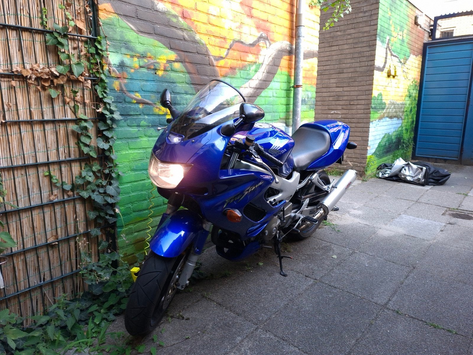 Honda VTR1000F Firestorm - Unieke Blauwe Kleur - 2004, 2 cilinders, Gebruikt, Handgeschakeld, Sport