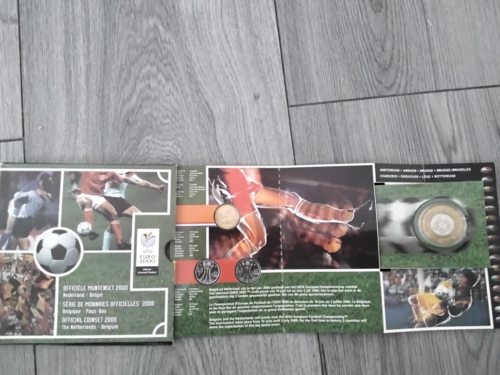 Ek 2000 officiële muntenset, Verzamelen, Ophalen of Verzenden, Zo goed als nieuw, Buitenlandse clubs