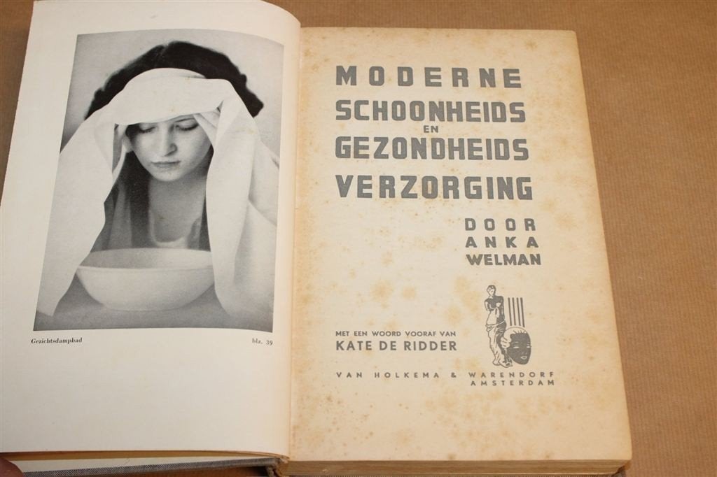 Moderne Schoonheids- en Gezondheidsverzorging — Antiek 1935, Ophalen of Verzenden, Gelezen