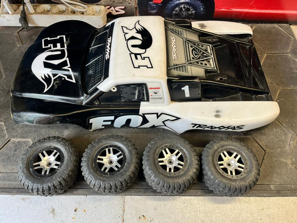 Traxxas Slash Fox Edition body en wielen, Ophalen, Gebruikt, Onderdeel
