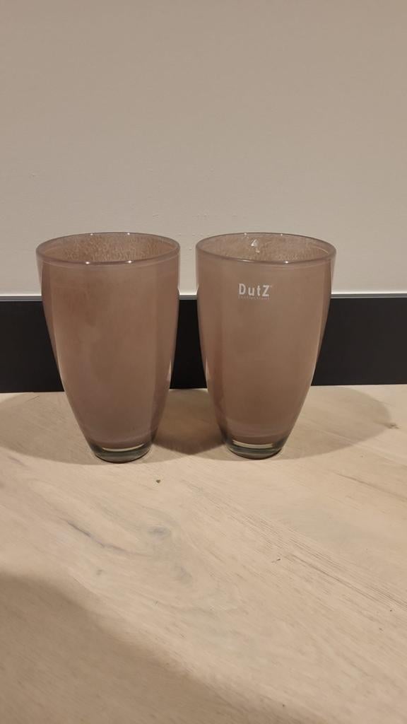 Twee vazen dutz, Tuin en Terras, Bloempotten, Ophalen, Rond, Zo goed als nieuw, Aardewerk