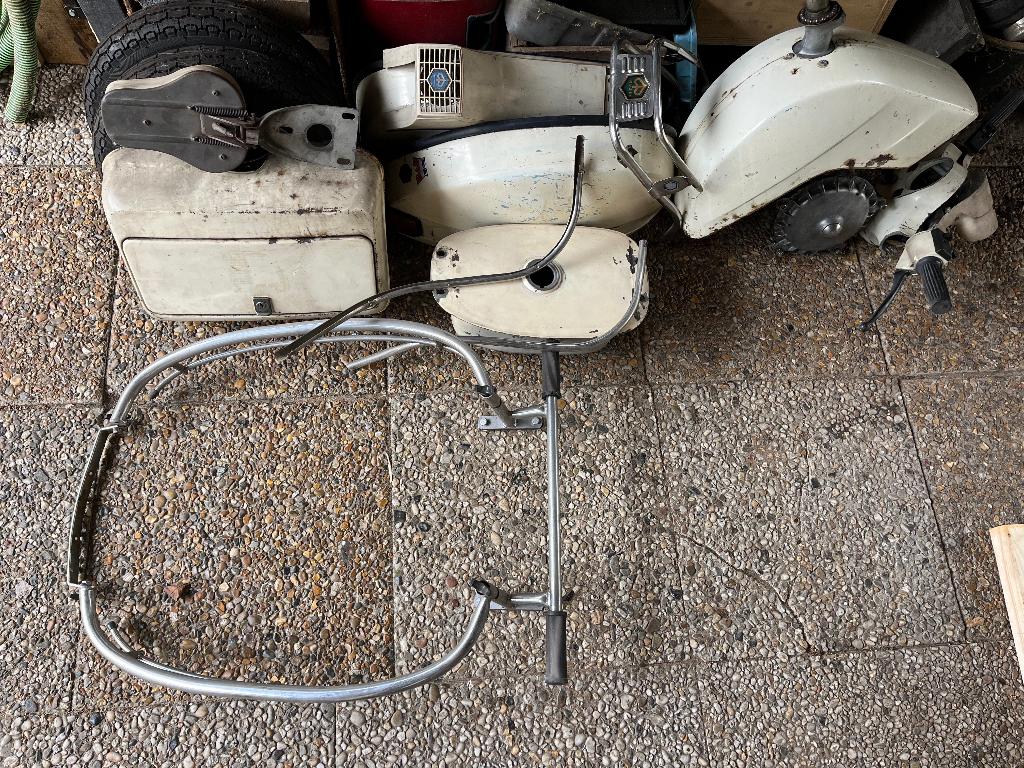 Vespa onderdelen voor P180D / PX200 / P200E, Motoren, Ophalen, Gebruikt