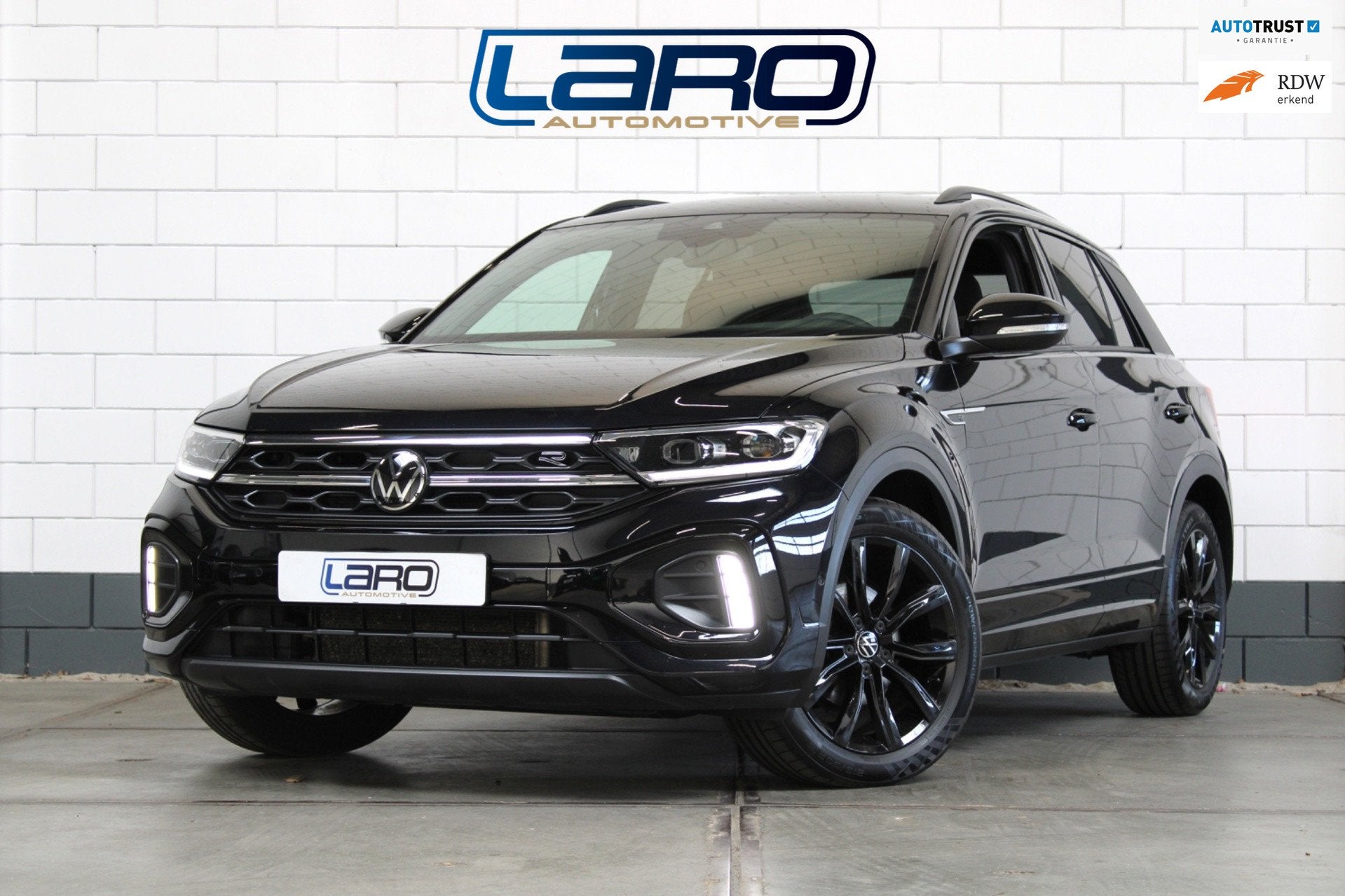 Volkswagen T-ROC 1.5 TSI R-Line |IQ.Lights Camera Virtual Sf, Auto's, Volkswagen, Euro 6, 4 cilinders, 150 pk, Zwart