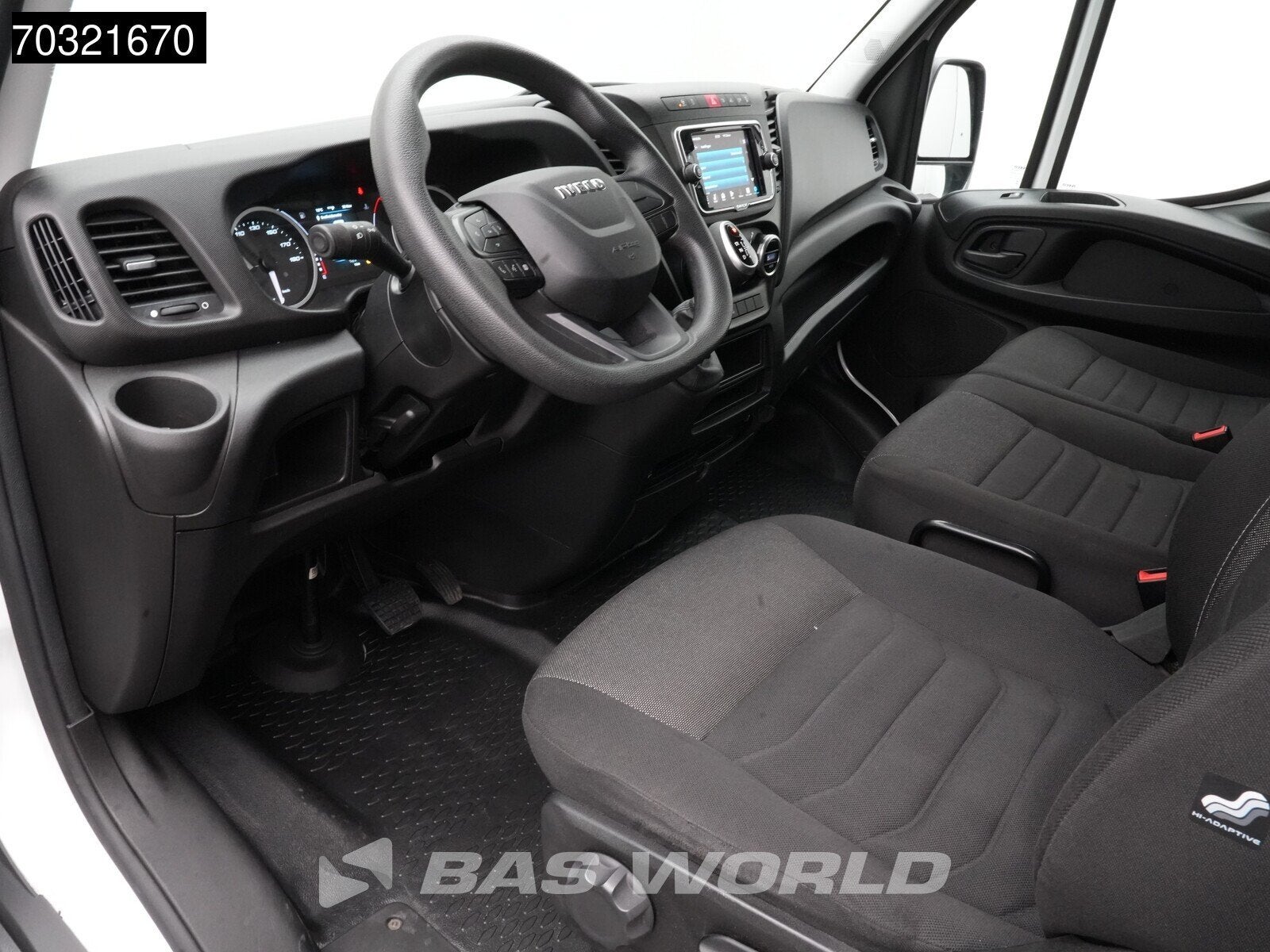 Iveco Daily 35S16 Automaat L3H2 160PK Airco Camera Parkeerse, Auto's, Automaat, Stof, Gebruikt, Euro 6