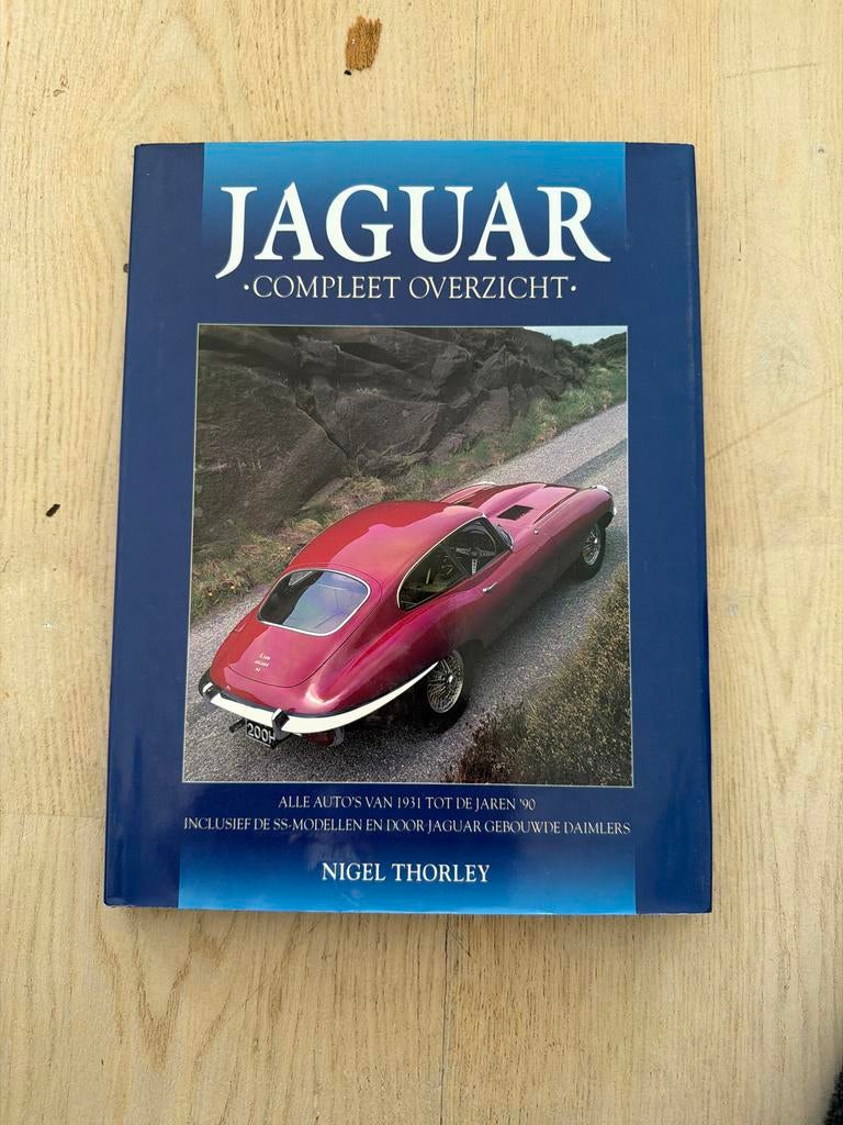 Jaguar Compleet Overzicht boek, Boeken, Auto's | Boeken, Gelezen, Overige merken, Ophalen of Verzenden