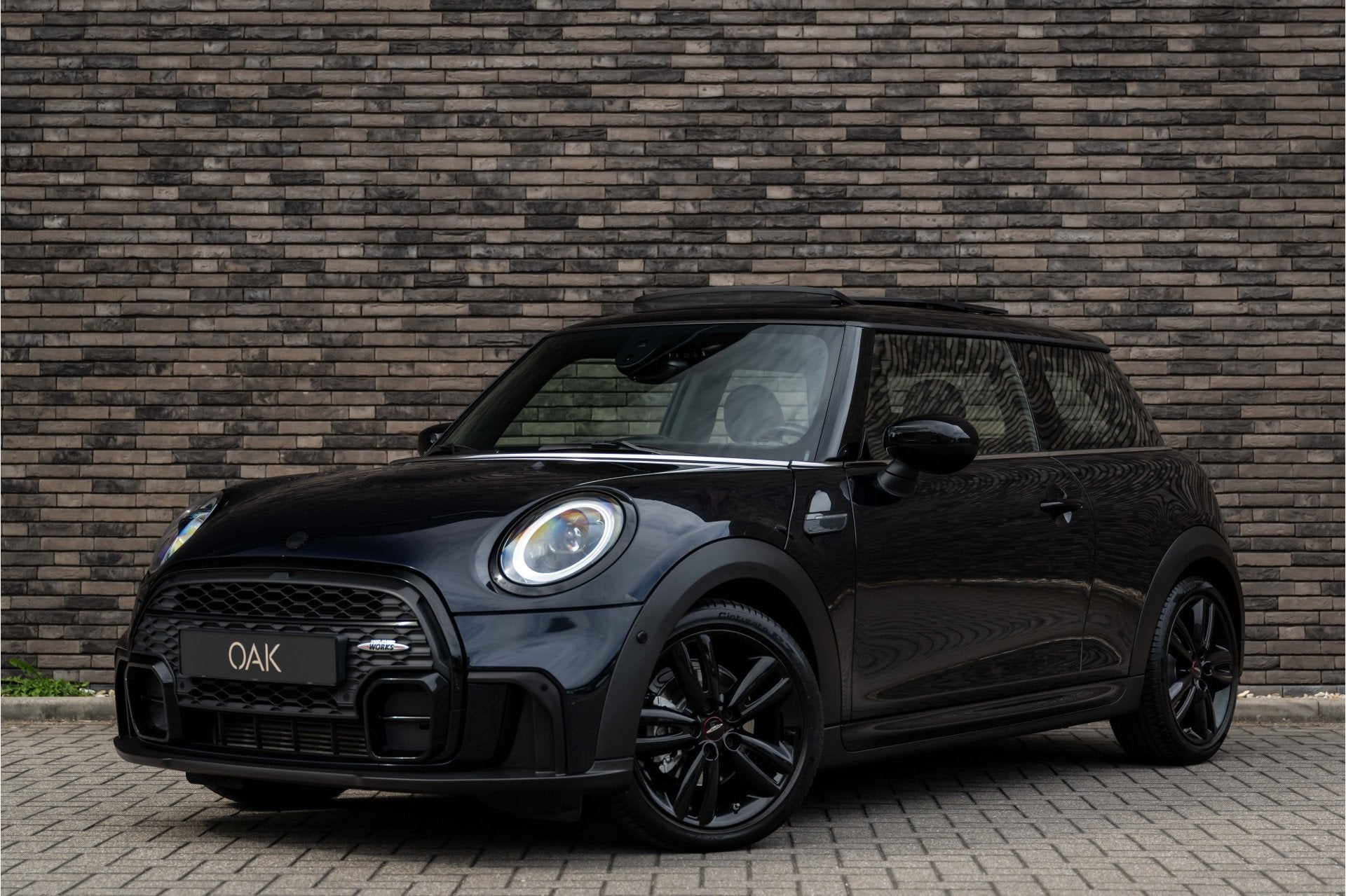 MINI 3-deurs 1.5 Cooper Aut. | JCW-Trim | Navigatie | Panora, Auto's, 136 pk, Gebruikt, Leder, Bedrijf