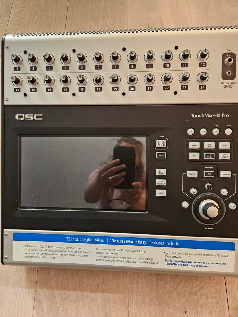 QSC touchmix 30 pro digitaal mengpaneel, Ophalen of Verzenden, Zo goed als nieuw