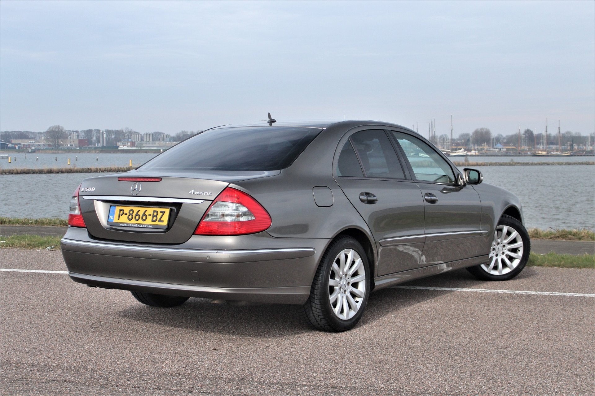 Mercedes-Benz E-Klasse E 500 Elegance 4-Matic (bj 2006), Auto's, Automaat, 1780 kg, Gebruikt, Leder