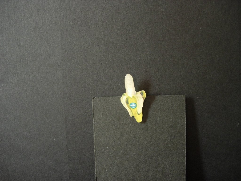 Speldje van FYFFES half afgeschilde banaan, Verzamelen, Verzenden, Zo goed als nieuw, Merk, Speldje of Pin