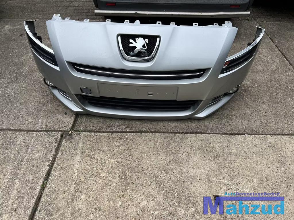 PEUGEOT 5008 Grijs zilver EZRC Voorbumper bumper voor 2009-2, Taurusavenue 1
2132 LS  Hoofddorp, NL, Gebruikt, Contact.group@renault.com
