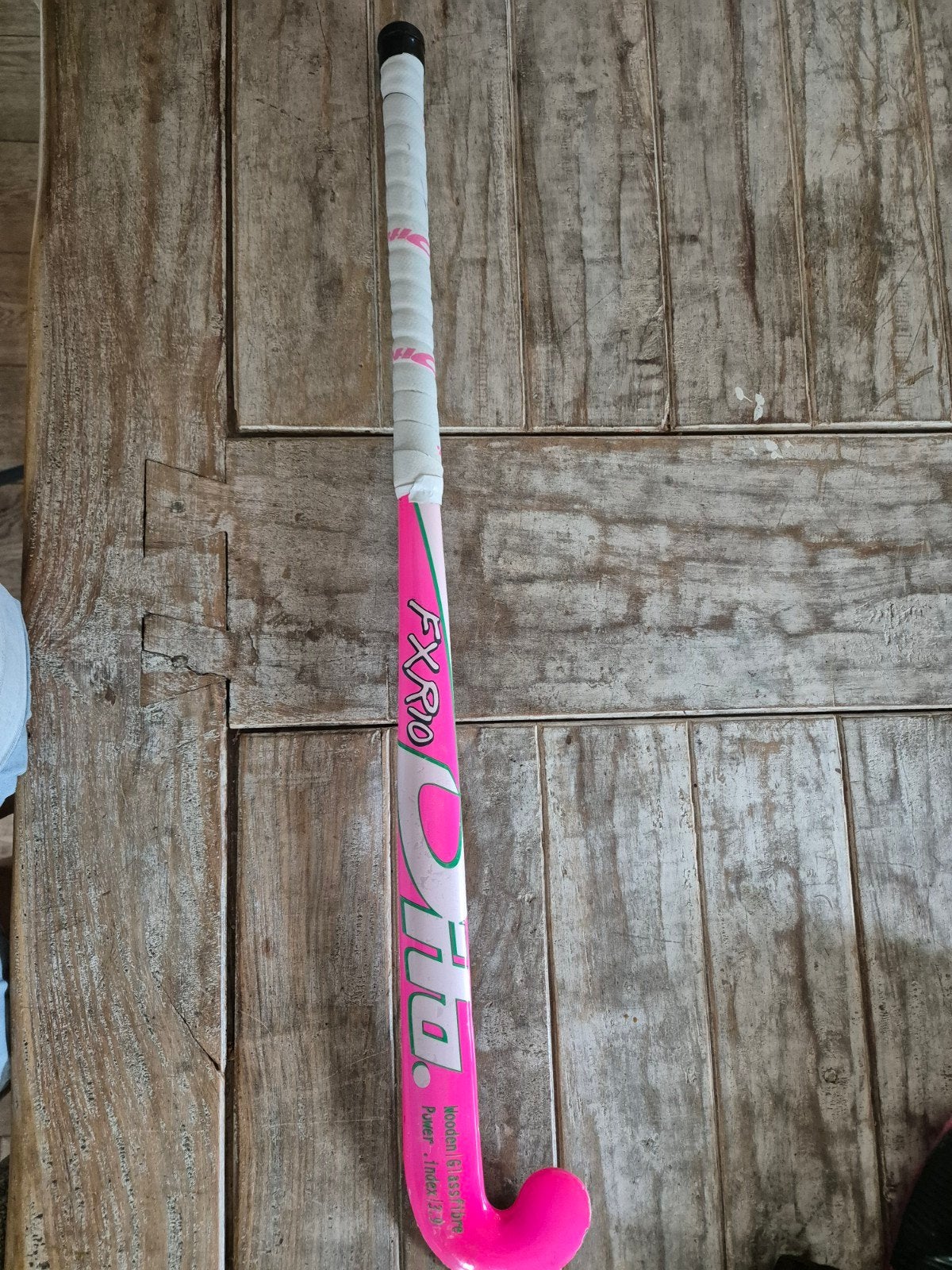 Roze Dita Indoor Junior Wood Hockeystick, Sport en Fitness, Hockey, Ophalen of Verzenden, Gebruikt, Stick