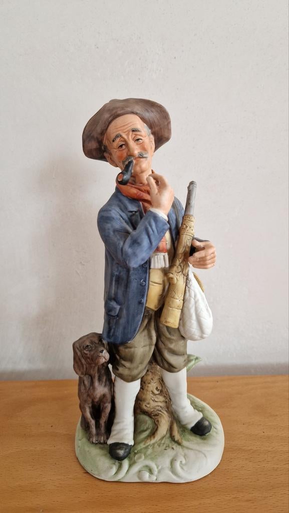 Vintage beeldje Jager met Hond Beeldje 26cm hoog, Ophalen of Verzenden