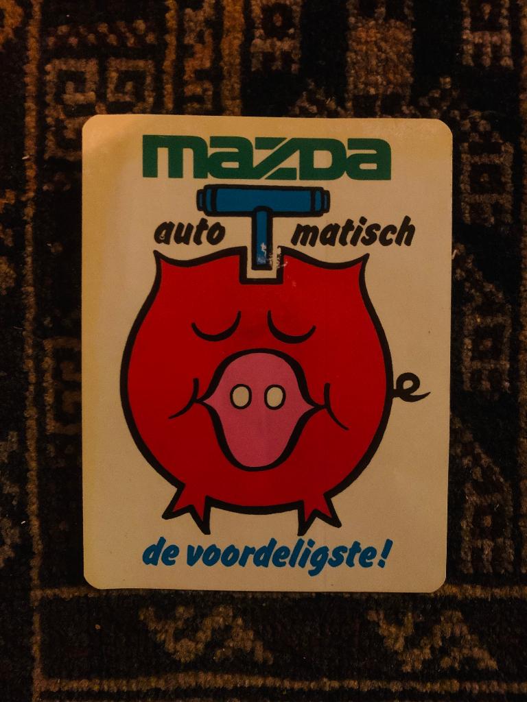 Vintage Mazda automatisch Sticker - Spaarvarken, Ophalen of Verzenden, Zo goed als nieuw, Auto's
