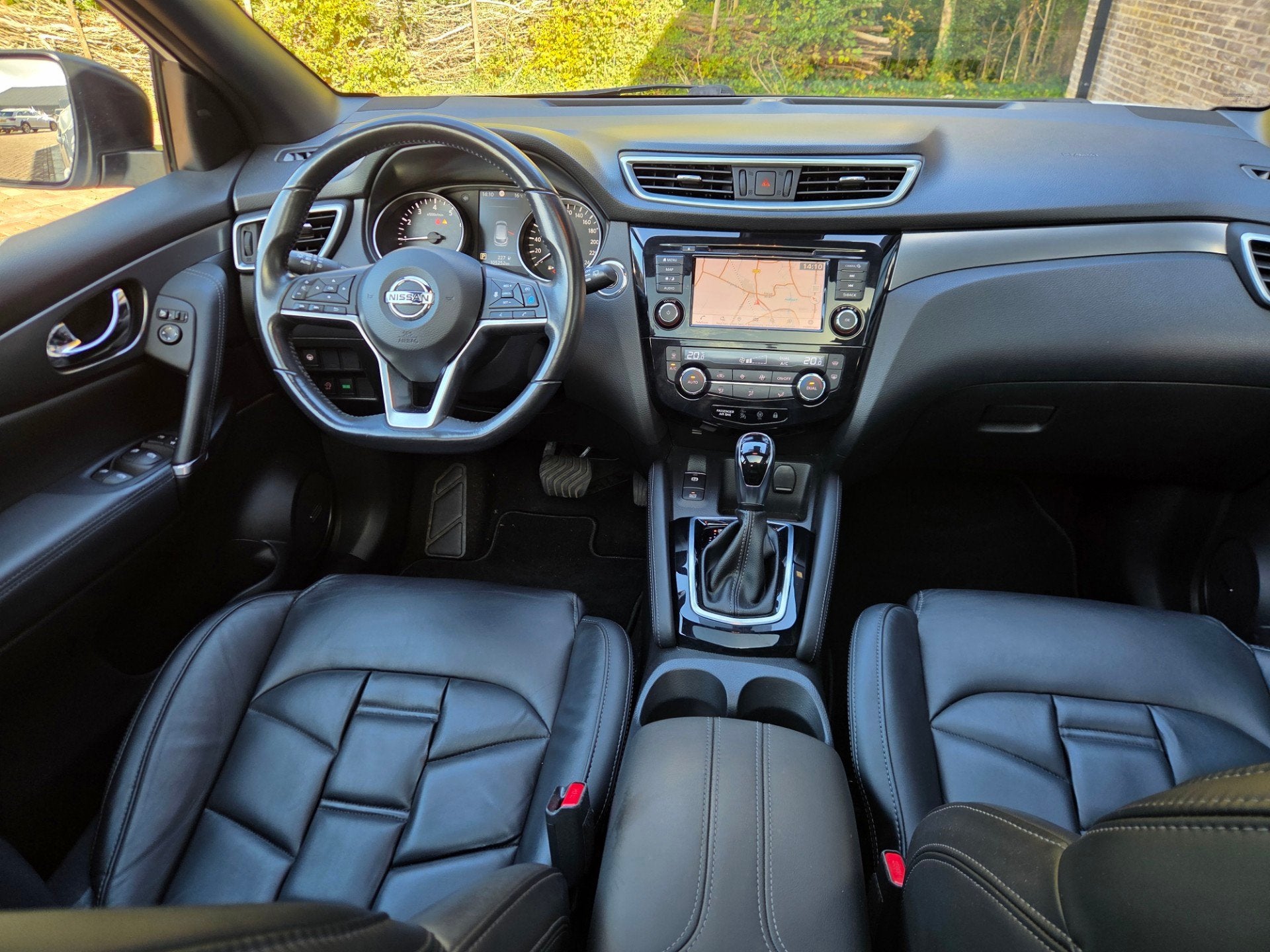 Nissan Qashqai 1.3 DIG-T Tekna + Automaat | Pano | Luxe lede, Auto's, Gebruikt, 4 cilinders, 1290 kg, Wit