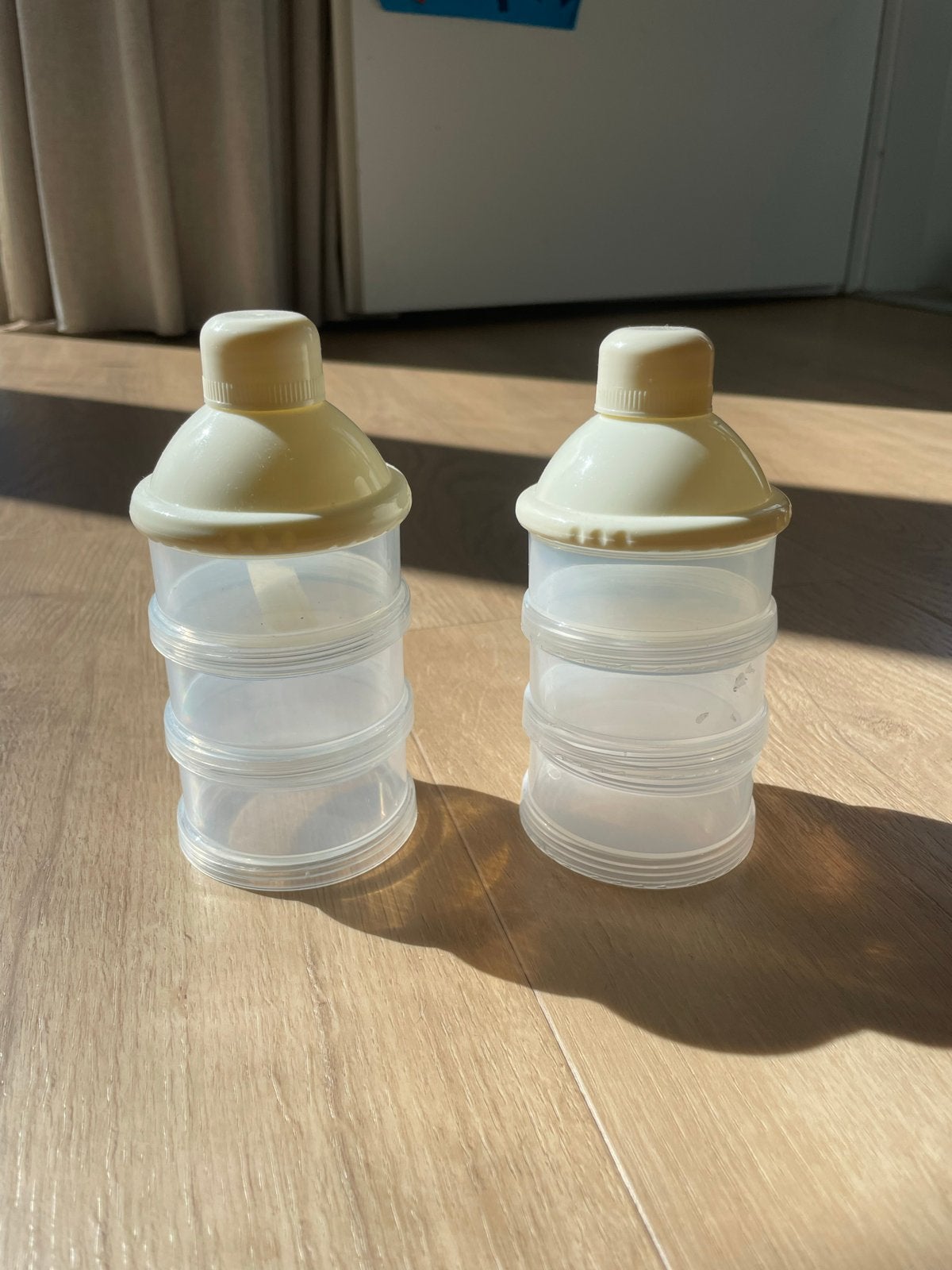 2x Melkpoeder Toren - Handig voor onderweg, Ophalen of Verzenden, Zo goed als nieuw, Bewaarbakje, Overige merken