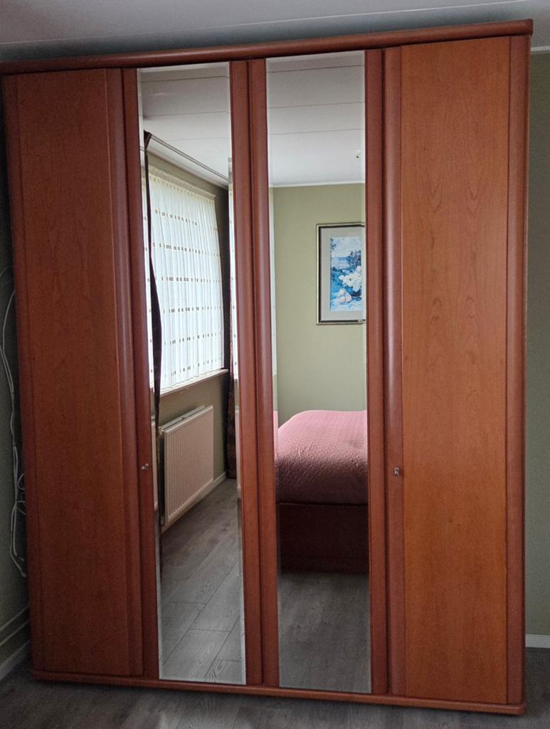 Kersenhoutkleurige linnenkast met spiegeldeuren, Ophalen, Met deur(en), Gebruikt, 200 cm of meer
