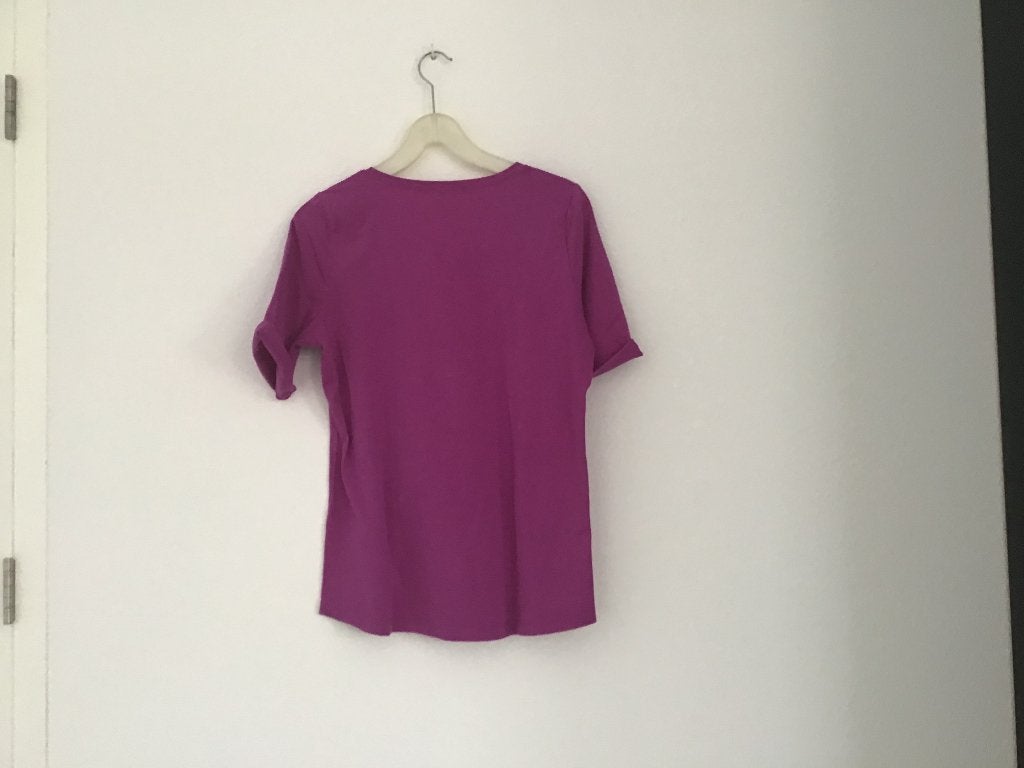 Dames t-shirt cyclaam met korte mouw met omslagje, Kleding | Dames, Maat 38/40 (M), Ophalen of Verzenden, Zo goed als nieuw, Korte mouw