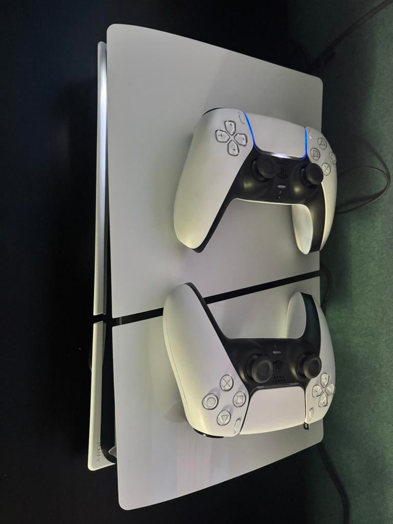 Ps5 Disc Edition + 2 controlers, koptelefoon., Spelcomputers en Games, Spelcomputers | Sony PlayStation 5, Ophalen, Playstation 5