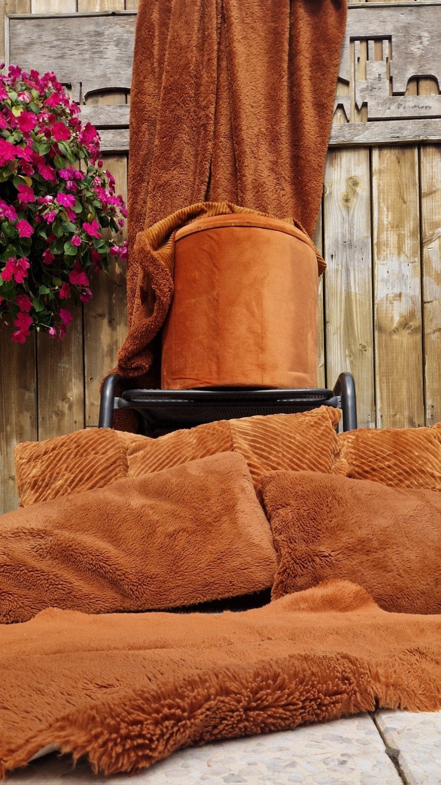 poef kussens plaid en dierenvacht roest/oranjebruin, Oranje, Ophalen of Verzenden, Zo goed als nieuw, Imitatiebont