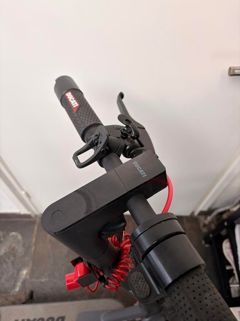 Ducati Evo Pro 1 Elektrische Step, Ophalen of Verzenden, Zo goed als nieuw, Elektrische step (E-scooter)