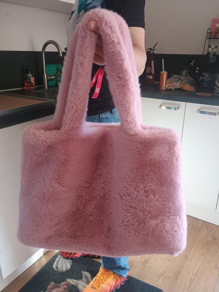 Leuke Roze Fluffy Tas - Nette Staat, Grote Opbergruimte, Ophalen of Verzenden, Zo goed als nieuw, Roze, Handtas