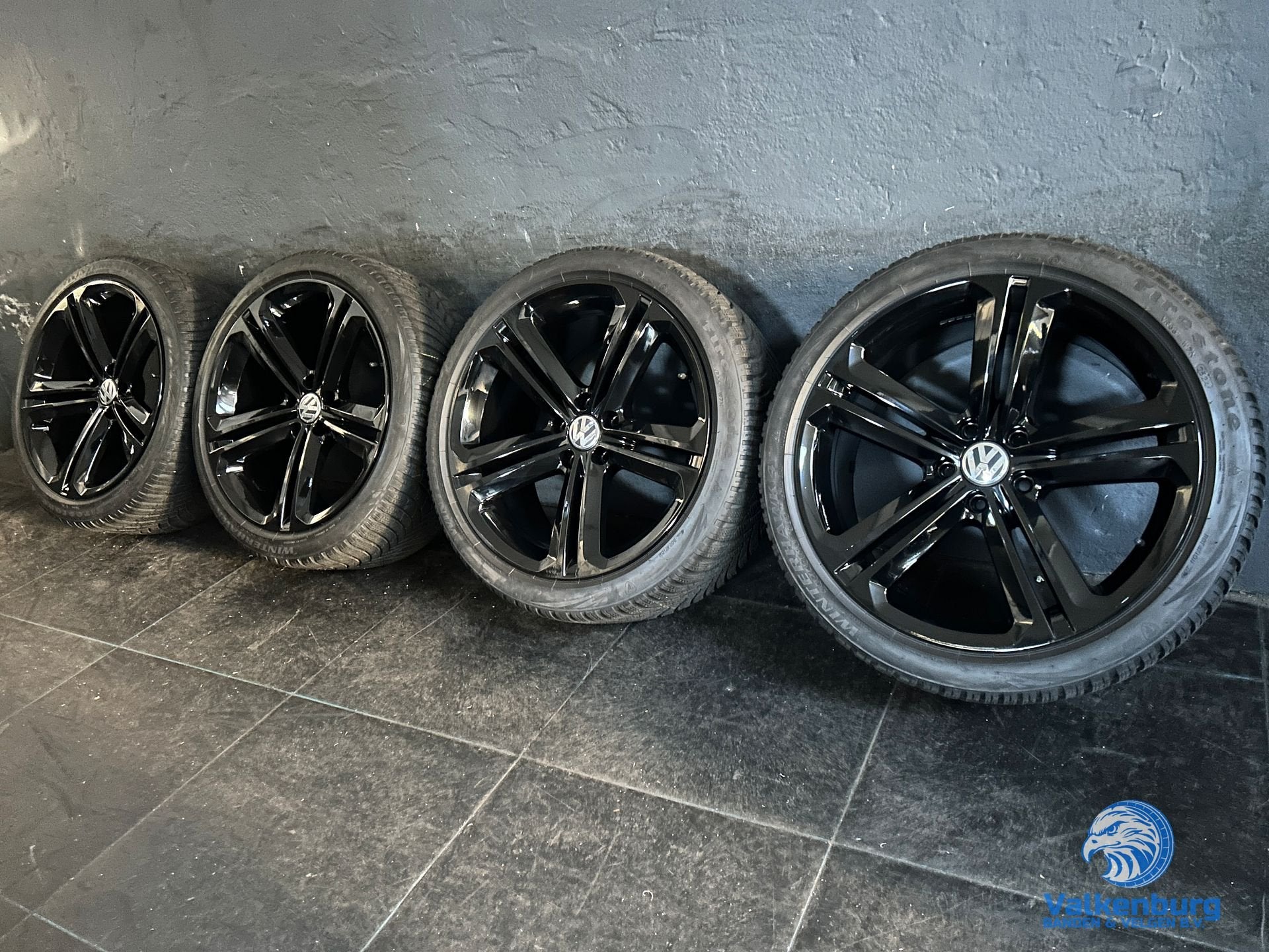 5-6mm! Originele VW Tiguan Mallory 19 inch zwarte velgen 5x1