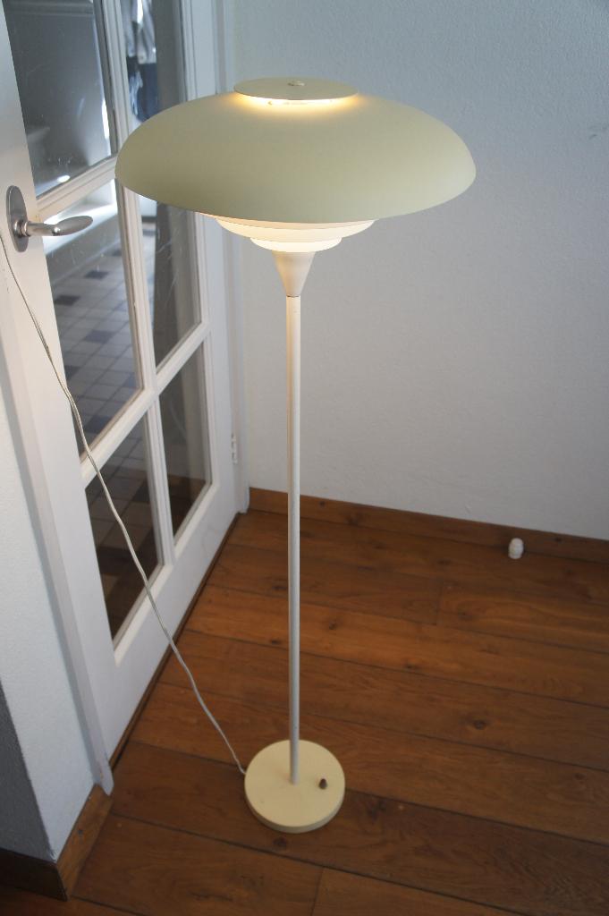 Hala jaren 60 vloerlamp vintage retro mid century lamp., Huis en Inrichting, Lampen | Vloerlampen, Gebruikt, Vintage, Ophalen of Verzenden