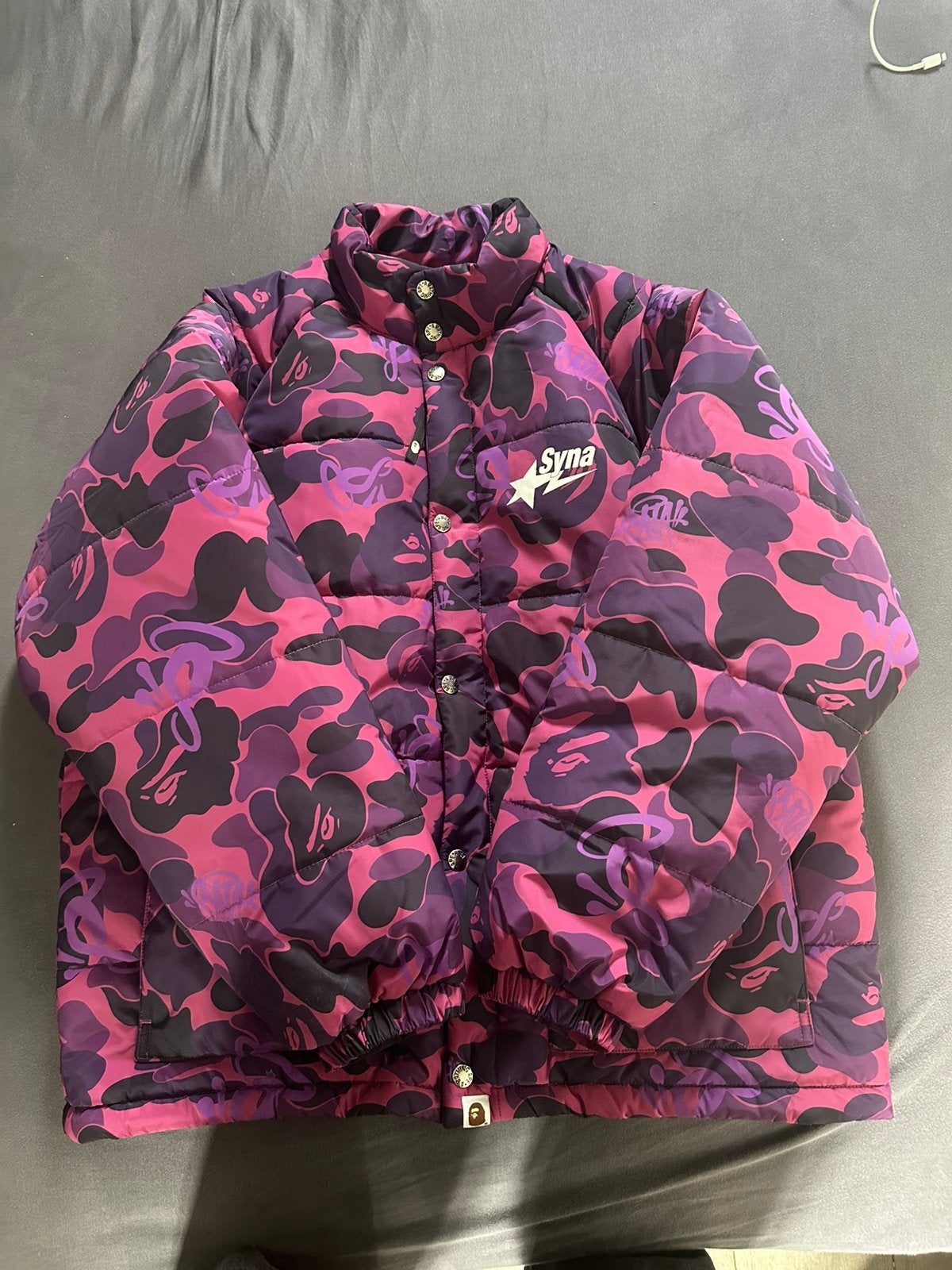 Bape x Syna x Spotify puffer jacket, Ophalen of Verzenden, Nieuw, Maat 48/50 (M), Paars
