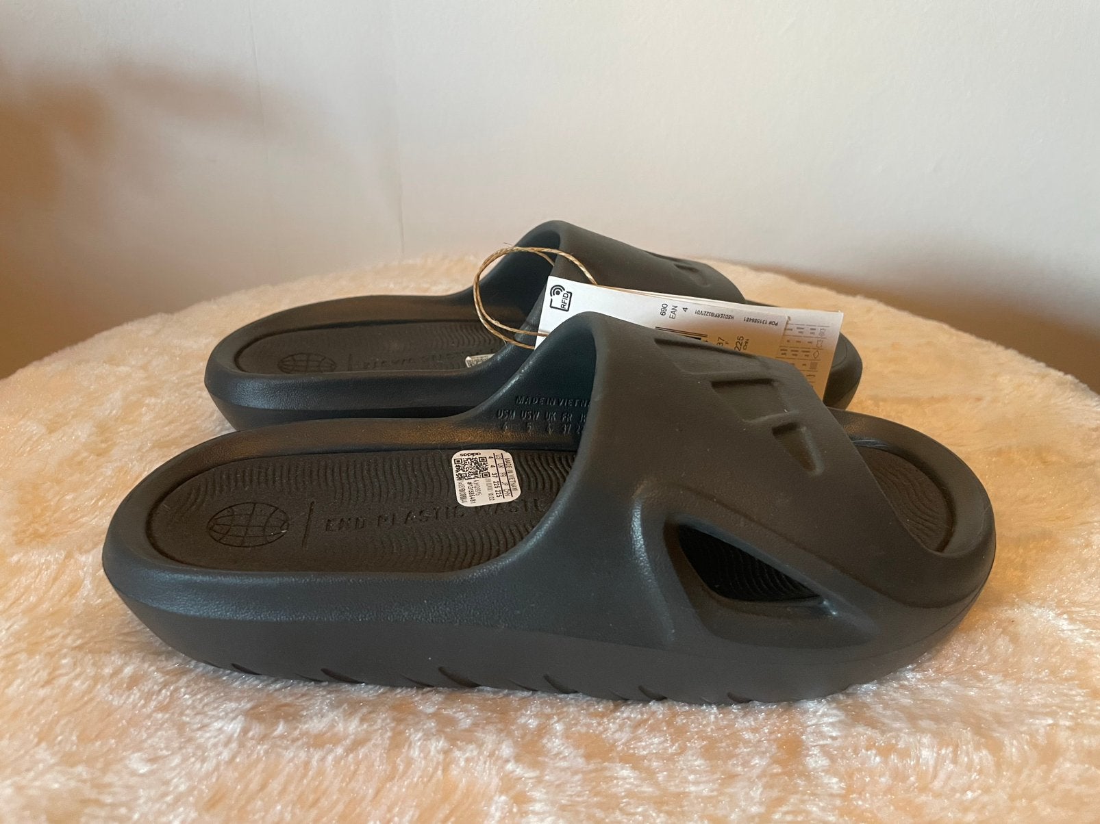 Nieuw! Adidas Adicane slide slippers maat 37, Slippers, Verzenden, Zwart, Nieuw