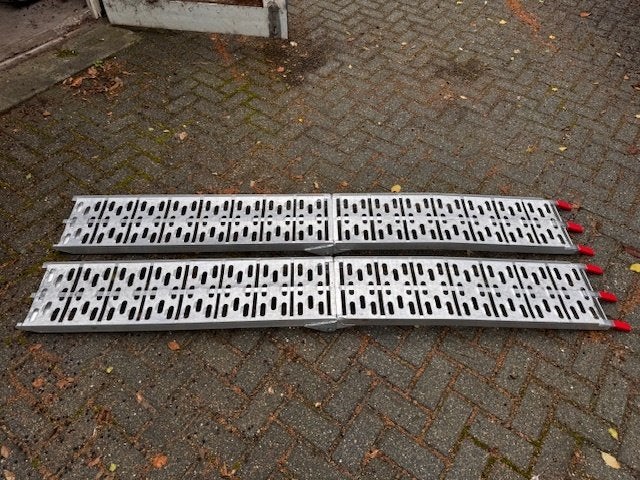 Oprijplaten - 2 stuks, Ophalen, Zo goed als nieuw